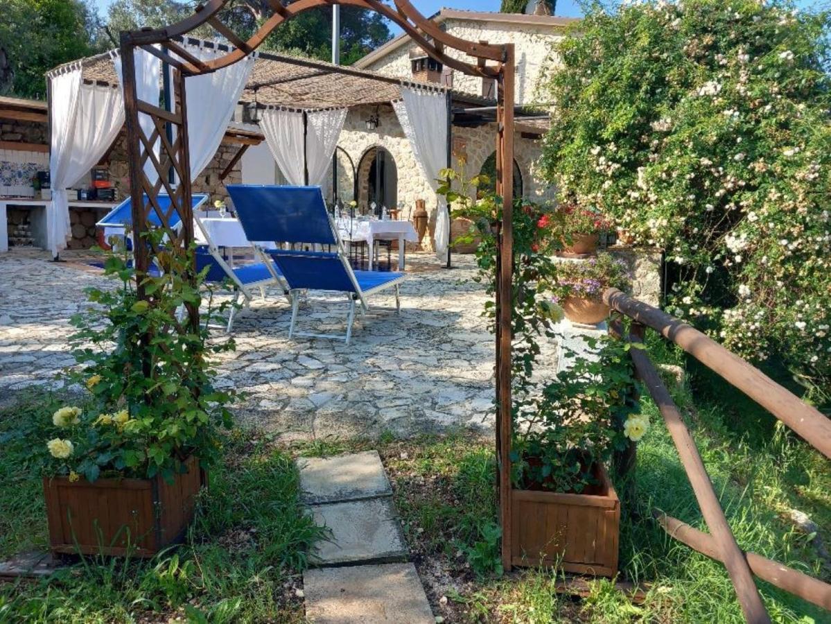 B&B H.M. Sonnino Exteriör bild