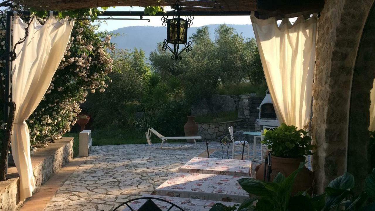 B&B H.M. Sonnino Exteriör bild